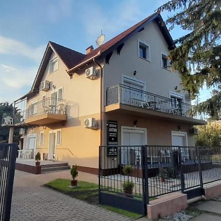 Hajdúszoboszló Gabor Aron Apartment المظهر الخارجي الصورة