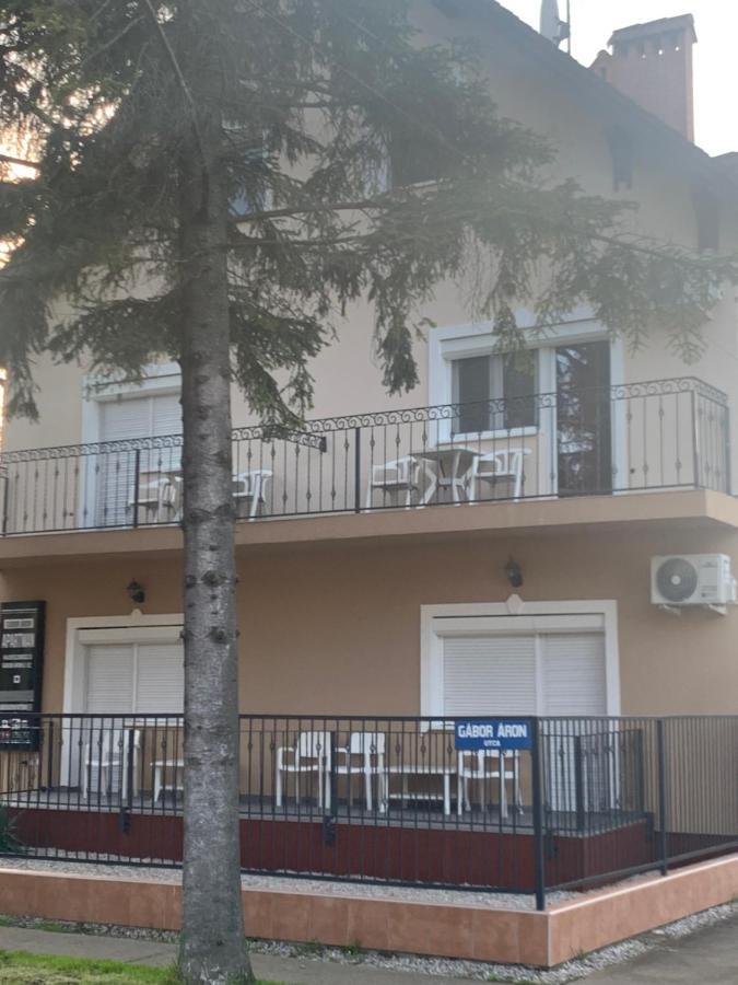 Hajdúszoboszló Gabor Aron Apartment المظهر الخارجي الصورة