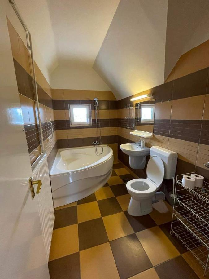 Hajdúszoboszló Gabor Aron Apartment المظهر الخارجي الصورة